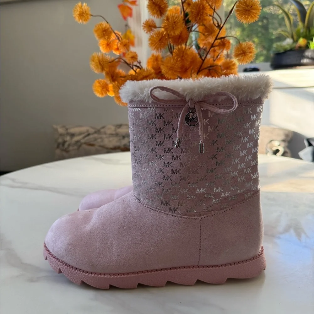 Michael Kors Light Pink Fur-Lined Boots - Picture 4 of 12